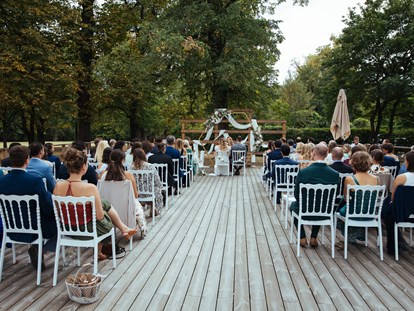 Hochzeit - Art der Location: Eventlocation - Schwechat - (c) Hochzeitsfotografinnen Freynoi - Orangerie Europahaus Wien