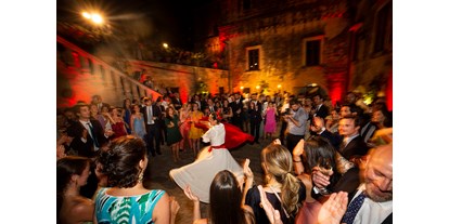 Hochzeit - Festzelt - Italien - Traditioneller Showtanz www.retreat-palazzo.de - Retreat Palazzo