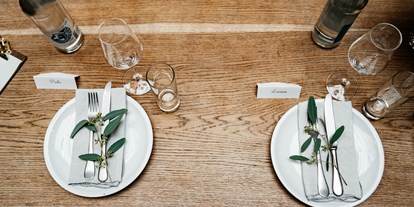 Hochzeit - Art der Location: Restaurant - Brandenburg Süd - Hier werdet ihr mit Stil willkommen geheißen. - Hallesches Haus