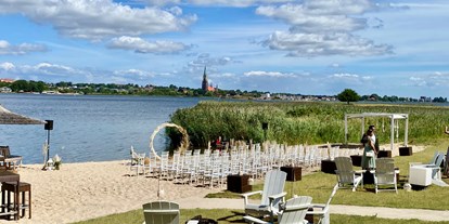 Hochzeit - Umgebung: am Meer - Schleswig-Holstein - Strandrestaurant Marienbad