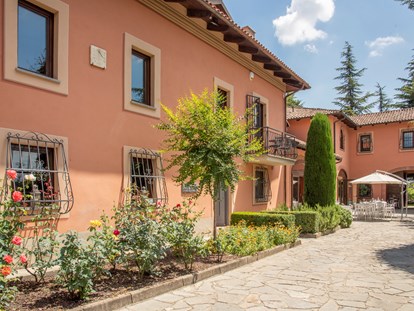 Hochzeit - Acqui Terme - Die Villa Giarvino in Piemont als exklusive Hochzeitslocation mit Gästehaus. - Villa Giarvino - das exquisite Gästehaus im Piemont
