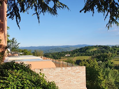 Hochzeit - Umgebung: in Weingärten - Italien - Villa Giarvino - das exquisite Gästehaus im Piemont
