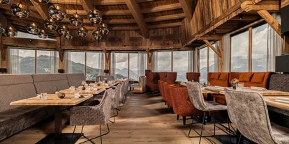 Hochzeit - Art der Location: Hotel - Tirol - Unser Panoramarestaurant bietet in der Mitte ein komplett flexibles Element welches je nach Bedarf und Anlass verändert oder herausgenomen werden kann, bspw. um eine Tanzfläche zu schaffen. - jezz AlmResort Ellmau