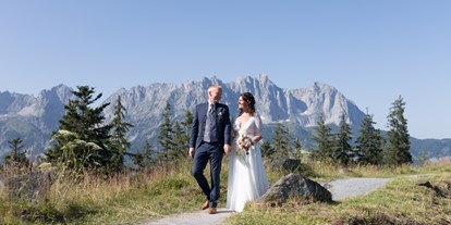 Hochzeit - Garten - Tirol - Shooting am See - jezz AlmResort Ellmau