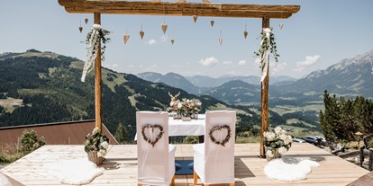 Hochzeit - Art der Location: Hotel - Tirol - Platz der Trauung mit wunderschöner Aussicht - jezz AlmResort Ellmau