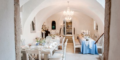 Hochzeit - Festzelt - Österreich - Der Festsaal im Gewölbe des Himmelblau. - Himmelblau Rust - Hochzeit im Vintage Haus