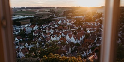Hochzeit - Geeignet für: Vernissage oder Empfang - Neckarwestheim - Ein Blick auf den idylischen Ort Untergruppenbach. - Burg Stettenfels