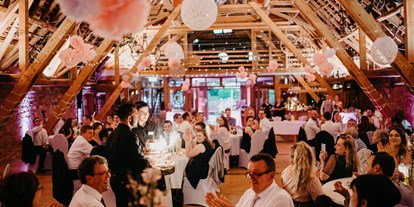 Hochzeit - Seligenstadt - Der rustikale Festsaal bietet ausreichend Platz für eine unvergessliche Hochzeitsfeier in Hessen. - Gut Hühnerhof