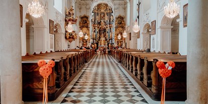 Hochzeit - Trauung im Freien - Süd & West Steiermark - Die nahegelegende Kirche eignet sich perfekt für eine kirchliche Trauung. - Schloss Stainz
