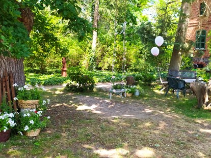 Hochzeit - Art der Location: Bauernhof/Landhaus - Bad Saarow - ...eine Schaukel im Park... - Alte Försterei
