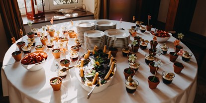 Hochzeit - Mecklenburg-Vorpommern - Zahlreiche gesunde Nachspeisen ergänzen die Hochzeitstorte. - Hotel & Restaurant Am Peenetal