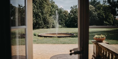 Hochzeit - Bad Saarow - Der Blick auf den riesigen Schlosspark des Schloss Steinhöfel. - Schloss Steinhöfel