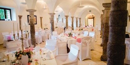 Hochzeit - Herbsthochzeit - Bodensdorf (Steindorf am Ossiacher See) - Der Anna-Neumann-Saal bietet Platz für bis zu 90 Hochzeitsgäste. - Schloss Wasserleonburg