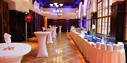 Hochzeit - Umgebung: in einer Stadt - Wien - Das Portico eignet sich sehr gut für ein Buffet ... - Palais Ferstel
