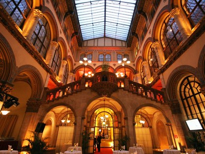 Hochzeit - nächstes Hotel - Wien - mediterraner Arkadenhof - Palais Ferstel