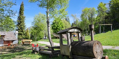 Hochzeit - Umgebung: am Land - Wals - Eindruck vom frisch restaurierten Spielplatz - Erentrudisalm 