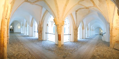 Hochzeit - Kirche - Oberösterreich - historischer Kreuzgang - Schlosshotel Mondsee