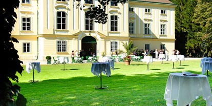 Hochzeit - Art der Location: im Freien - Niederösterreich - Heiraten im Veranstaltungsschloss Margarethen am Moos. - Veranstaltungsschloss Margarethen am Moos