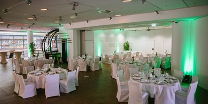 Hochzeit - interne Bewirtung - Bremerhaven - Galabestuhlung auf der Veranstaltungsfläche - Klimahaus® Bremerhaven 8° Ost