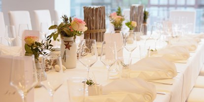 Hochzeit - Umgebung: am Fluss - Ruhrgebiet - Heiraten am Innenhafen Duisburg - Küppersmühle Restaurant 