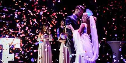 Hochzeit - Geeignet für: Private Feier (Taufe, Erstkommunion,...) - Dortmund - Eröffnen Sie die Tanzfläche  mit Ihrem gemeinsamen Lieblingslied  - Halle9 Casino Zollverein 