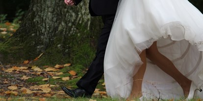 Hochzeit - interne Bewirtung - Deutschland - 5 ha Park laden zu tollen Hochzeitsfotos ein - Barockschloss Oberlichtenau