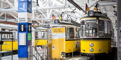 Hochzeit - Umgebung: in einer Stadt - Schwieberdingen - Straßenbahnmuseum Stuttgart