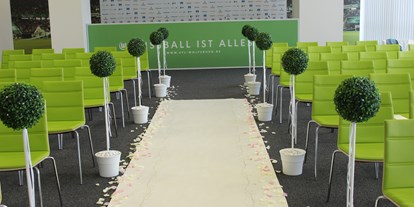 Hochzeit - Art der Location: Eventlocation - Niedersachsen - Hochzeit im Pressekonferenzraum! - Volkswagen Arena