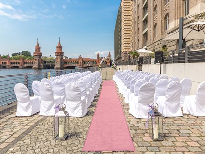 Hochzeit - Hochzeitsessen: Buffet - Berlin-Stadt Mitte - Eure Trauung im Freien - direkt an der Spree. - Spreespeicher 2C Spreequartier