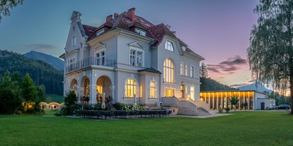 Hochzeit - Umgebung: im Park - Österreich - Unser Festsaal bietet Platz für bis zu 200 Gäste.  - Villa Bergzauber
