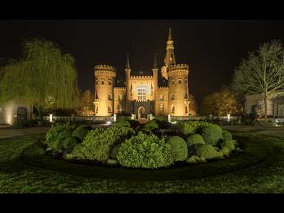 Hochzeit - Parkplatz: kostenlos - Deutschland - Schloss Moyland Tagen & Feiern