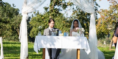 Hochzeit - Preisniveau: moderat - Oberösterreich - Gartenbereich mit Birkenbogen - Lester Hof