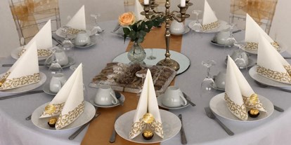 Hochzeit - Geeignet für: Eventlocation - Köln - Deko in gold weiß - Monte Cristo