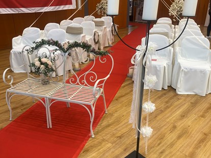 Hochzeit - Hochzeitsessen: Catering - Fellbach (Rems-Murr-Kreis) - Trauung direkt bei uns im Restaurant  - Schlosscafe Location & Konditorei / Restaurant