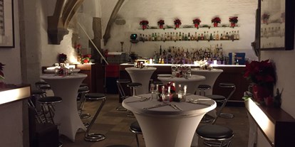 Hochzeit - Art der Location: ausgefallene Location - Bergisch Gladbach - Barbereich mit Stehtischen
 - 1460 Veranstaltungsraum