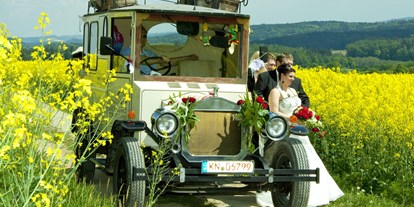 Hochzeit - interne Bewirtung - Schwäbische Alb - Oldtimer-Cabrio-Bus - Hotel und Restaurant Lochmühle
