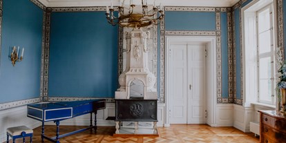 Hochzeit - Umgebung: in einer Stadt - Berlin - Schloss Friedrichsfelde