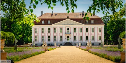 Hochzeit - Umgebung: im Park - Berlin - Außenansicht - Schloss Friedrichsfelde