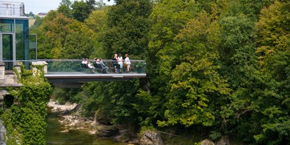 Hochzeit - externes Catering - Purgstall (Purgstall an der Erlauf) - Näher am Fluss - die Plattform für bis zu 40 Personen - Schloss Rothschild