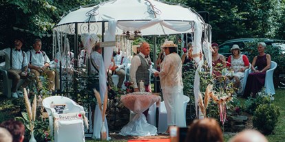 Hochzeit - Hochzeitsessen: Catering - Traben-Trarbach - Freie Trauung im Rosenpavillion in der Wald Villa Üssbach - Wald Villa Üssbach
