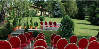 Hochzeit - Umgebung: im Park - Grafenegg - Standesamtliche /Kirchlichen Trauung im Parkgarten - Hochzeitslocation - Hotel - Eventrestaurant - Pedros