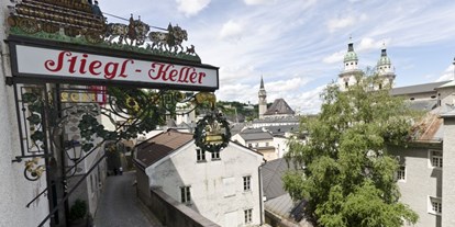 Hochzeit - Umgebung: in einer Stadt - Salzburg - Stiegl-Keller Außenansicht - Restaurant Stieglkeller - Salzburg