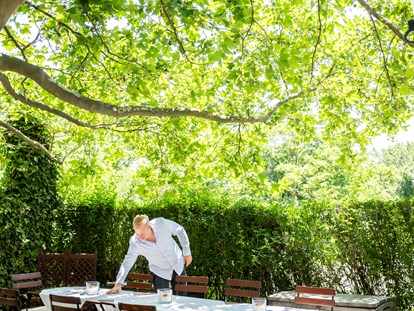Hochzeit - Geeignet für: Vernissage oder Empfang - Wien - Gastgarten mit Naturschatten - Das Chadim