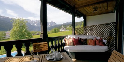 Hochzeit - Umgebung: in den Bergen - Salzkammergut - Zimmer Residenz mit herrlichem Ausblich auf die Bergkulisse - Hotel Landhaus Koller