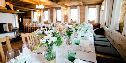Hochzeit - interne Bewirtung - Tirol - Feiern Sie Ihre Traumhochzeit im Maierl-Alm und Chalet - mit urigem Flair und herzlichem Ambiente. - Maierl-Alm und Chalets