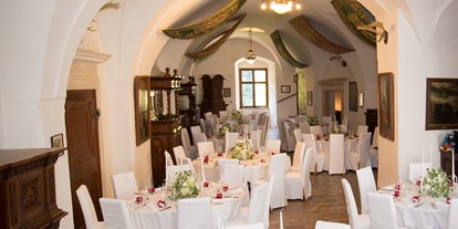 Hochzeit - Umgebung: am Land - Thermenland Steiermark - alter Rittersaal im Gartenschloss Herberstein  - Gartenschloss Herberstein