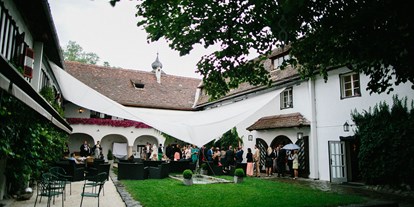 Hochzeit - Art der Location: Schloss - Grafenstein - Feiern Sie Ihre Hochzeit im Schloss Leonstain in Pörtschach am Wörthersee.
Foto © henrywelischweddings.com - Hotel Schloss Leonstain