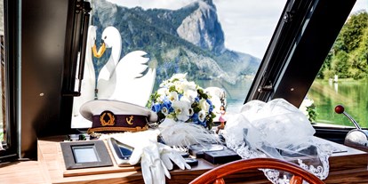 Hochzeit - Umgebung: in den Bergen - Oberösterreich - Ihre Hochzeitsfeier an Bord - Mondsee Schifffahrt Hemetsberger
