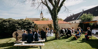 Hochzeit - Art der Location: im Freien - Niederösterreich - Trauung im Garten - Kaiser's Hof