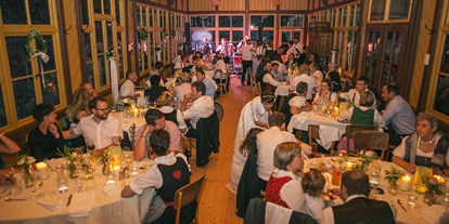 Hochzeit - Thaur - Feiern bis in die späten Abendstunden im Gasthaus Planötzenhof in Innsbruck. - Gasthaus Planötzenhof